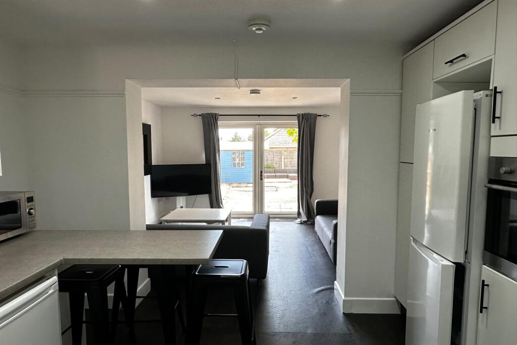 House in Bournemouth, Winton - View 5