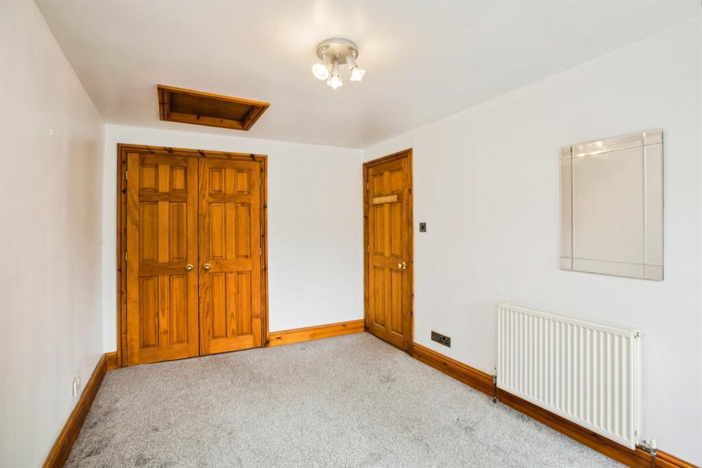 House in Halifax - View 5