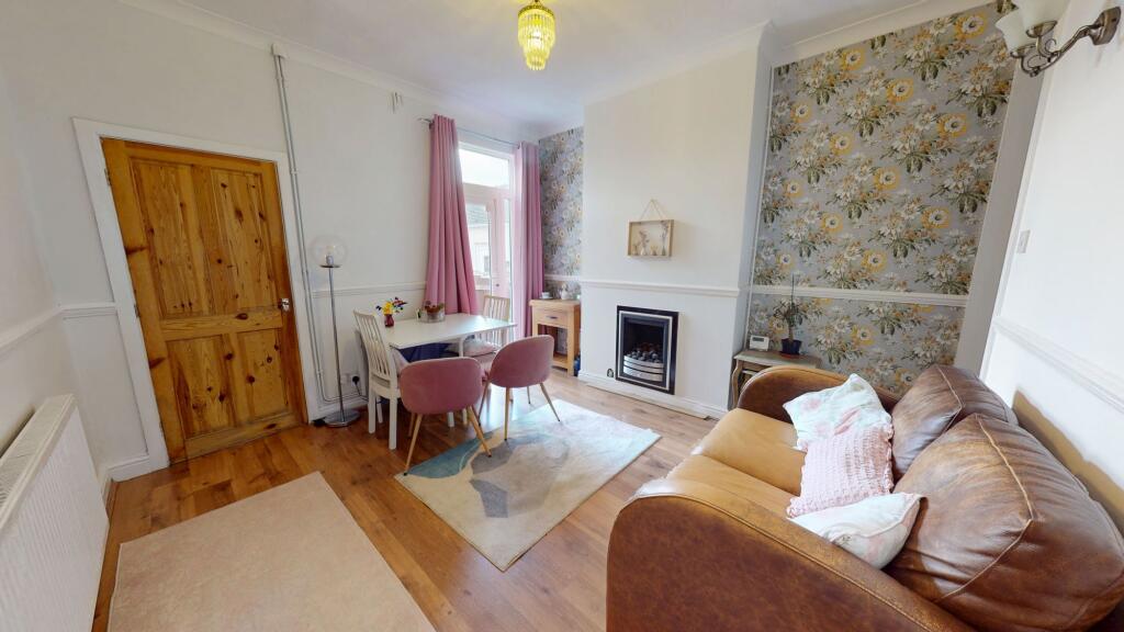 House in Stoke-on-Trent - More
