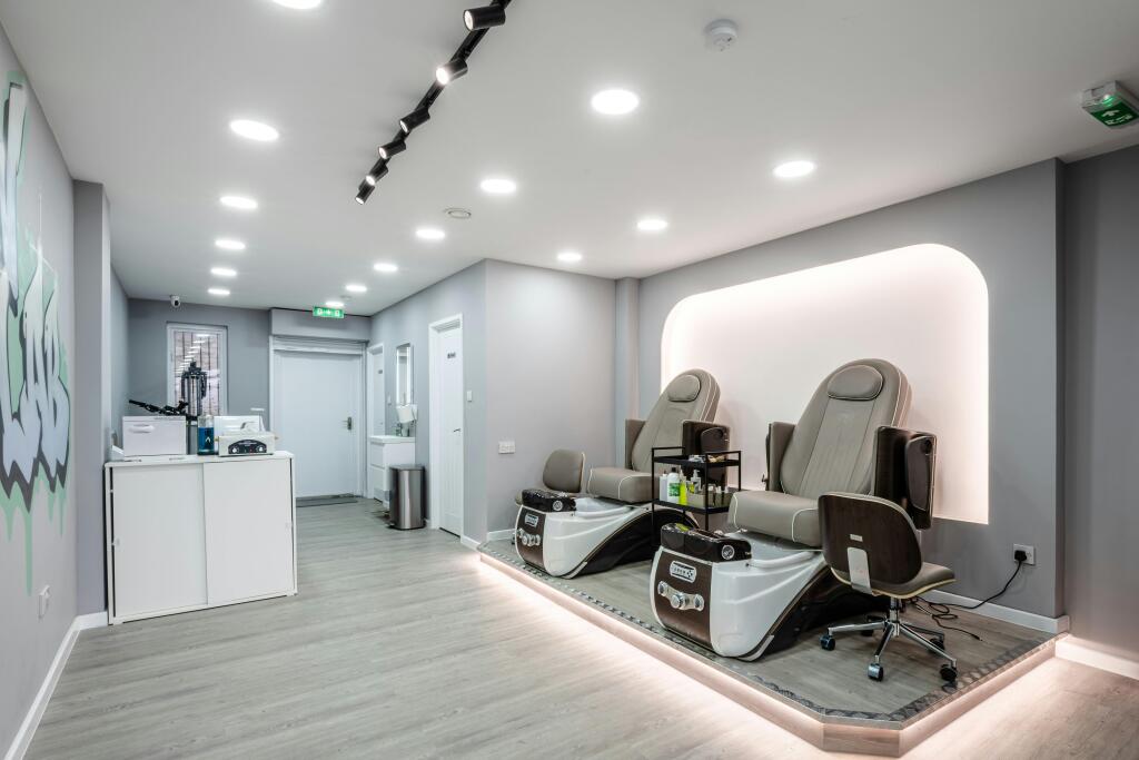 Cambridge Heath Rd 493 NEW - Low Res 3.jpg