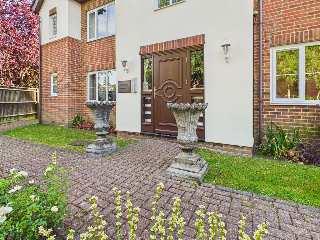 Apartment in Tandridge, Whyteleafe - View 2