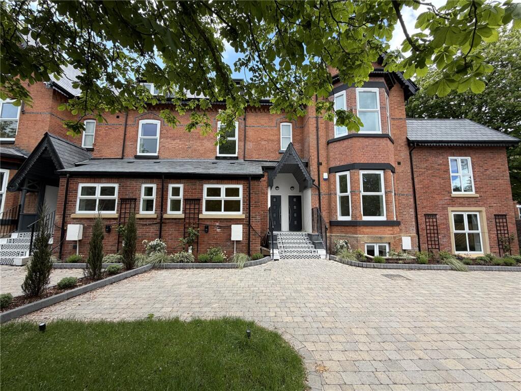 Main image of property: Lapwing Lane, West Didsbury, M20