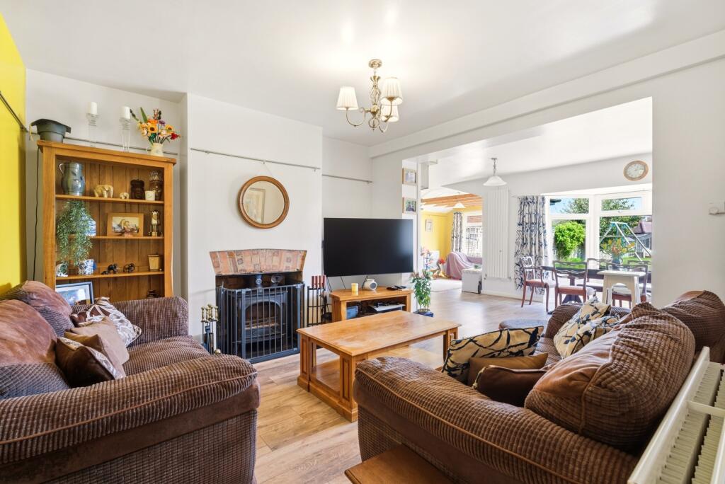 Manor Road, Caddington, Luton, Bedfordshire, LU1 photo 4