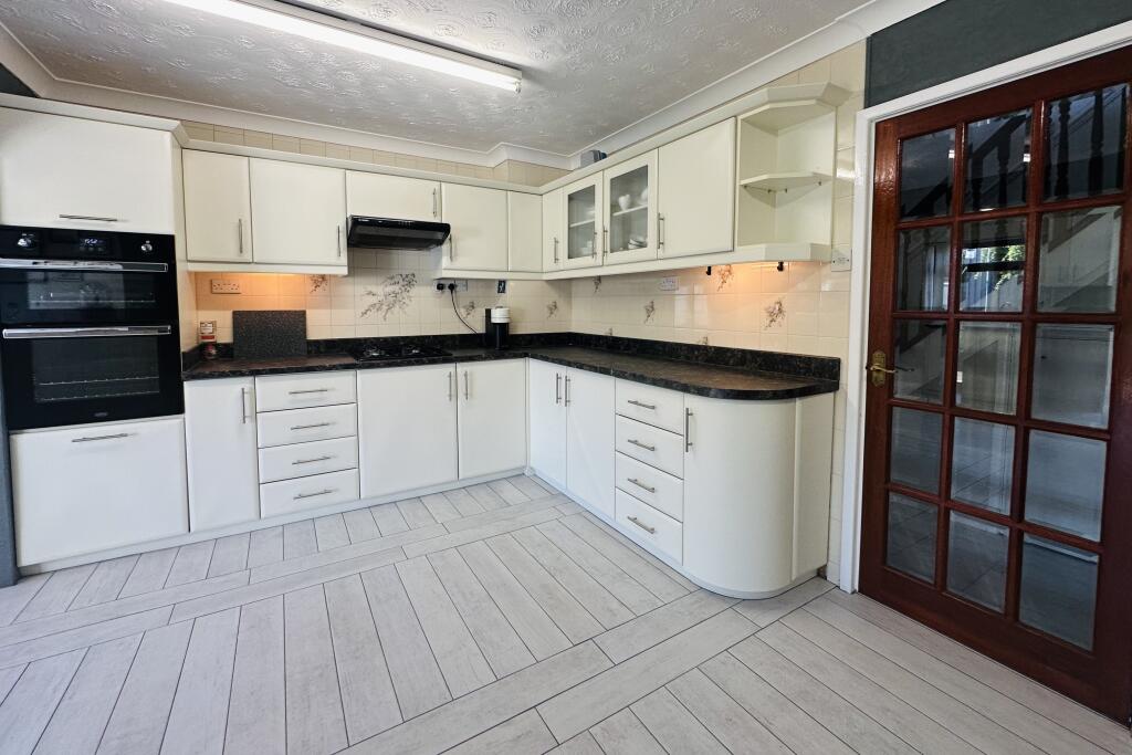 House in Stoke-on-Trent - View 4