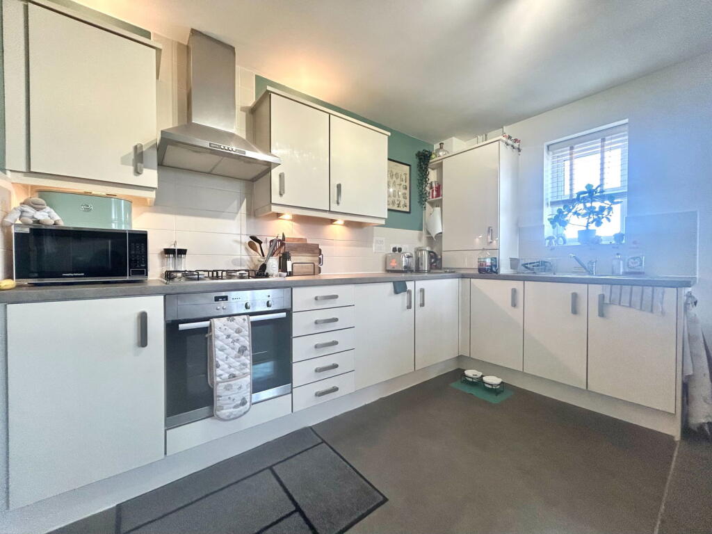 Apartment in Dudley, West Midlands - View 5