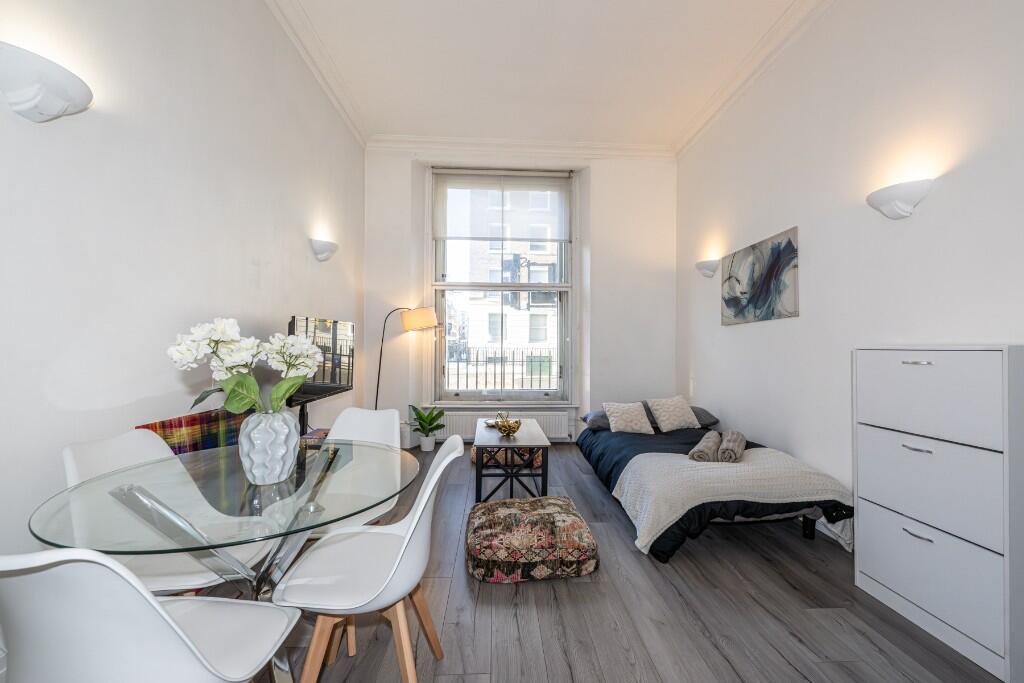 Main image of property: Gloucester Place, London, W1U