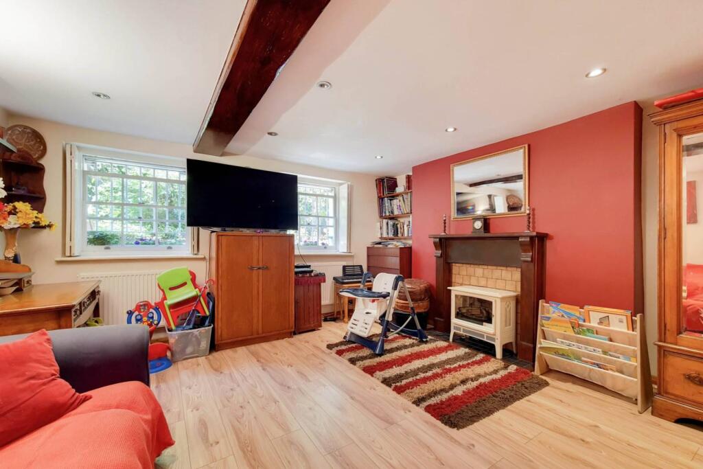 Main image of property: Kingston Mansions, Oval, London, SW9