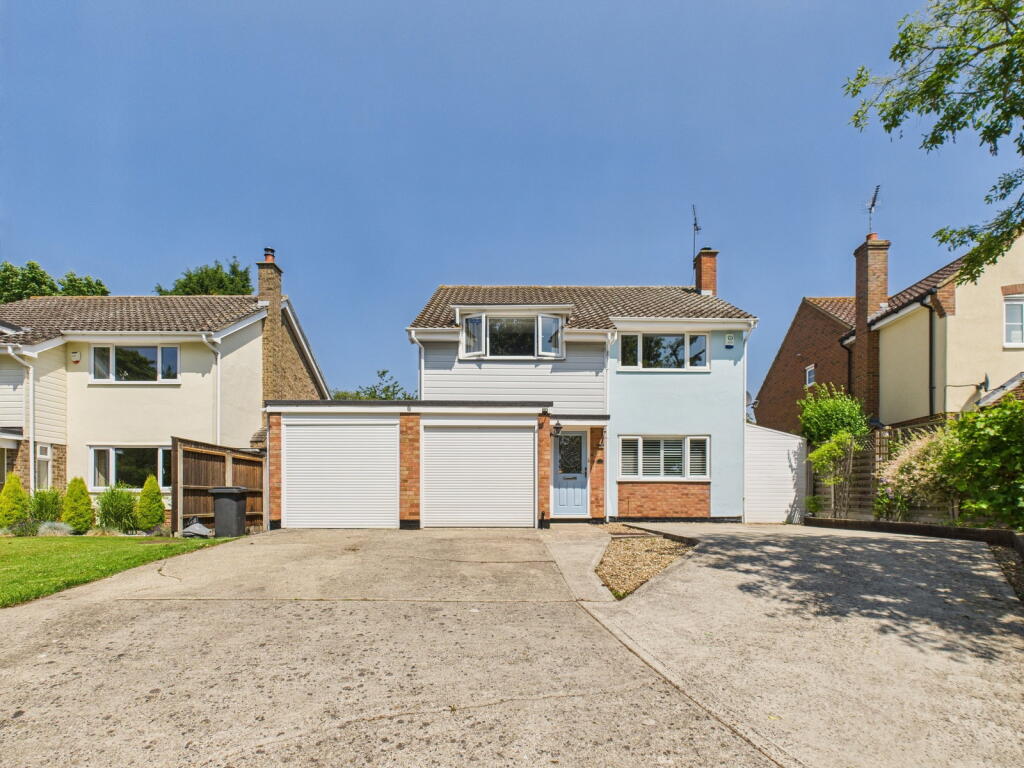 4-bed detached on Pine View Close, Stowmarket, £425,000
