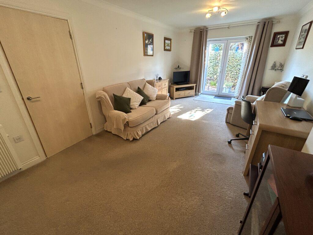 6 Kiln Avenue, Mirfield, WF14 0HU photo 3