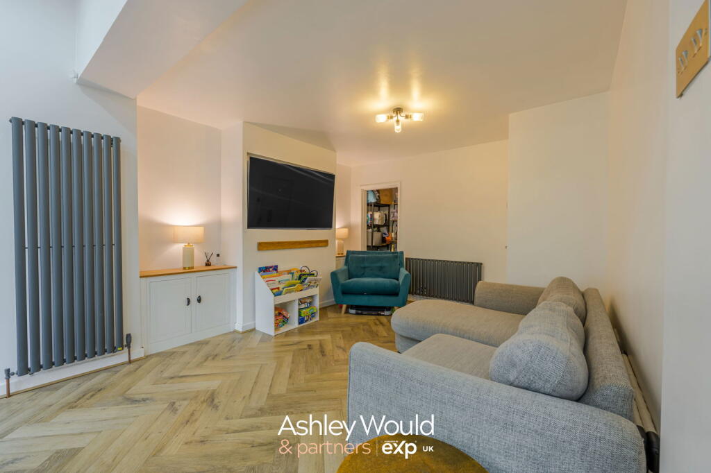House in Birmingham, West Midlands - More