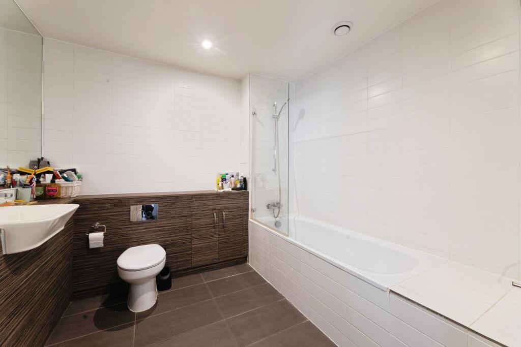 1 Ketch Street, Barking, IG11 photo 2