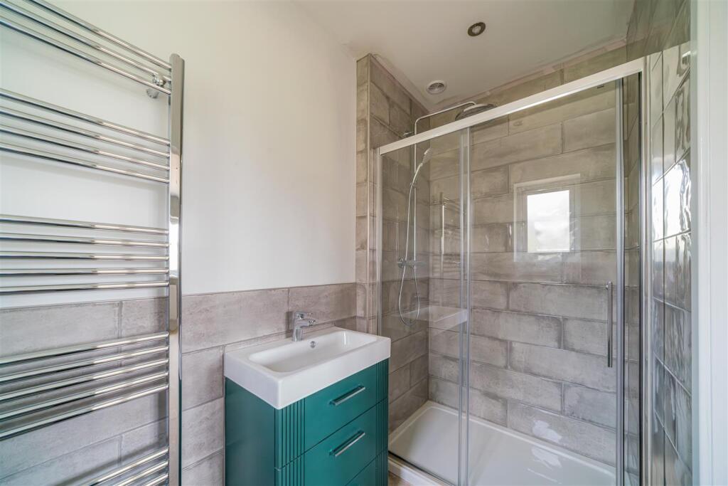 House in Cowes, Medham - View 4