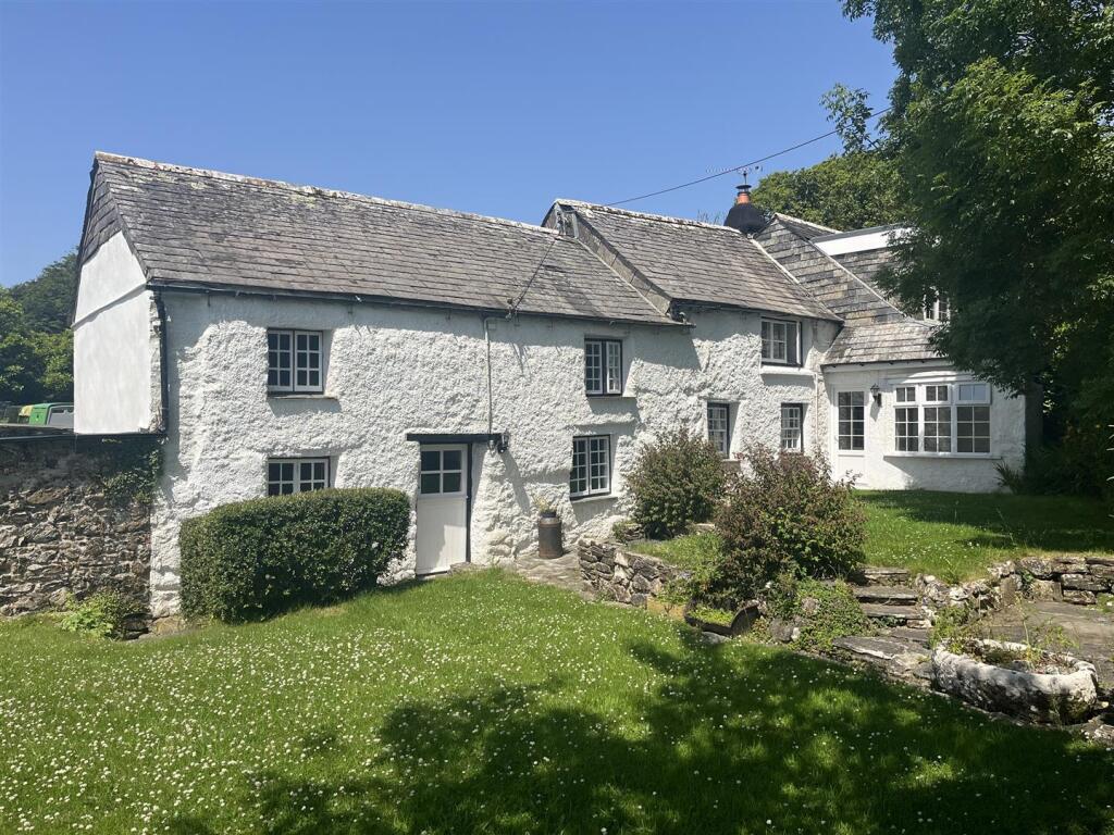 Main image of property: Lanhainsworth, St. Columb