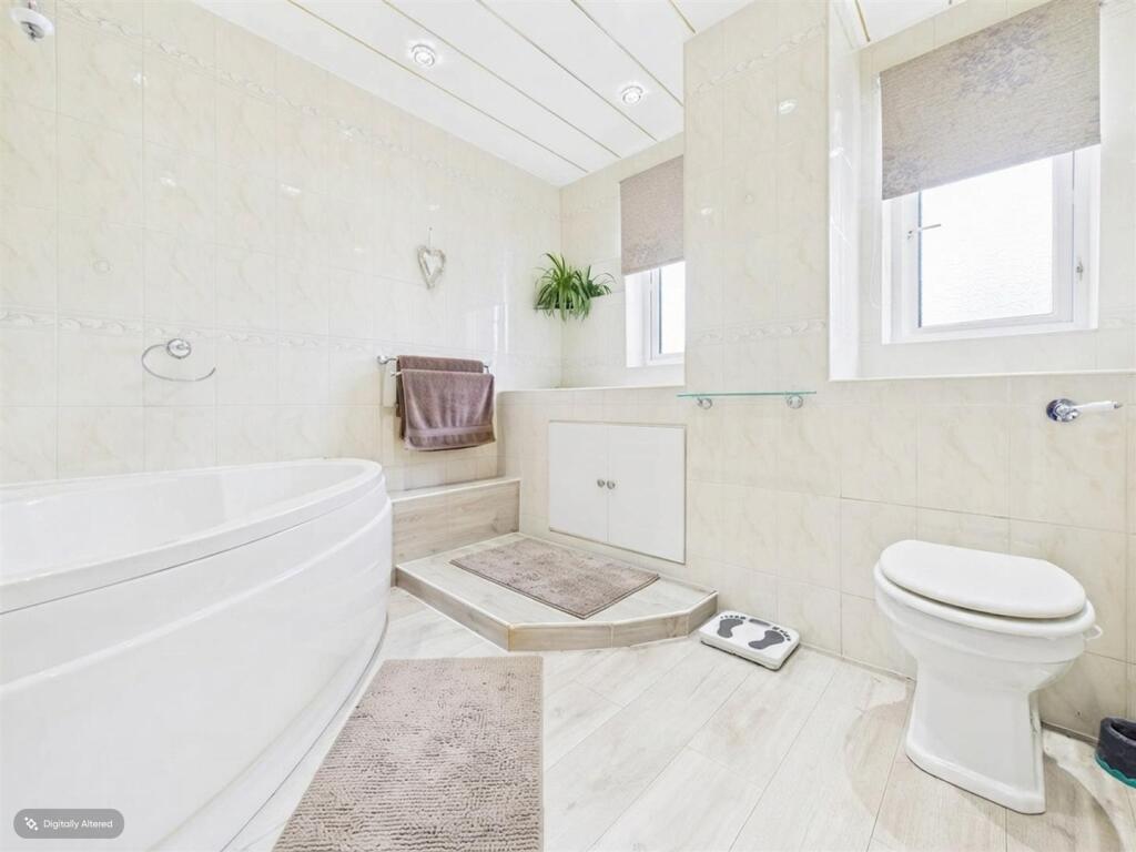 Apartment in Newcastle upon Tyne - View 4