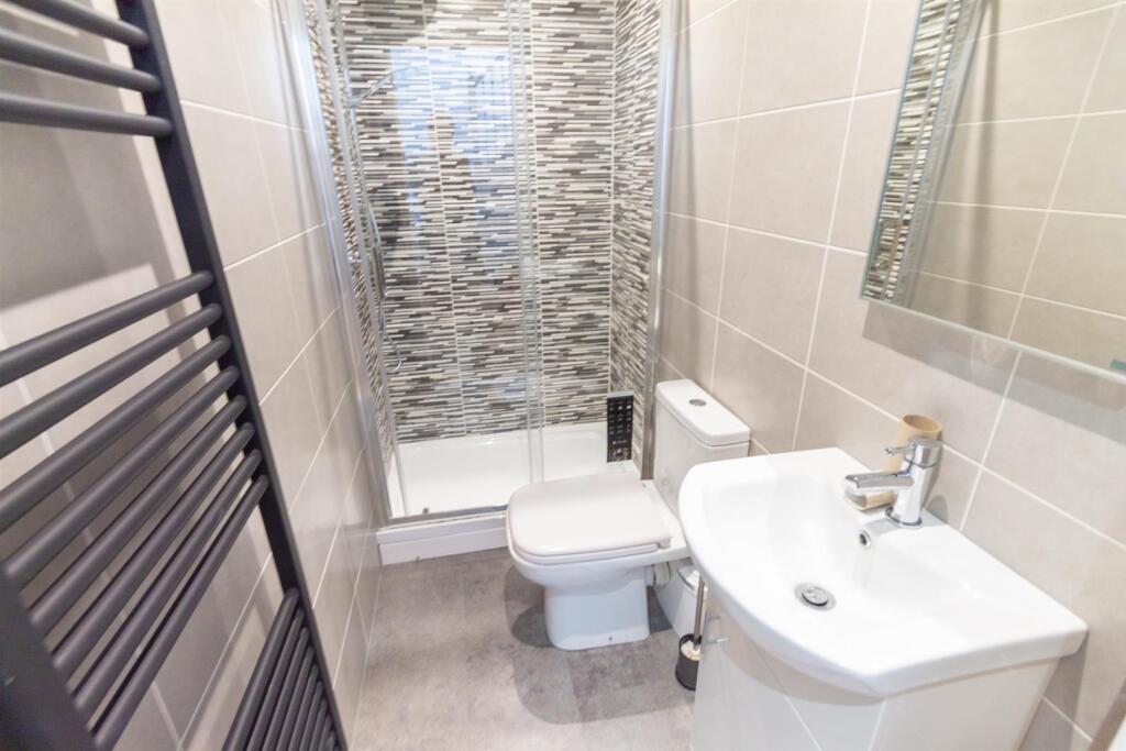 Apartment in Newcastle upon Tyne - View 5