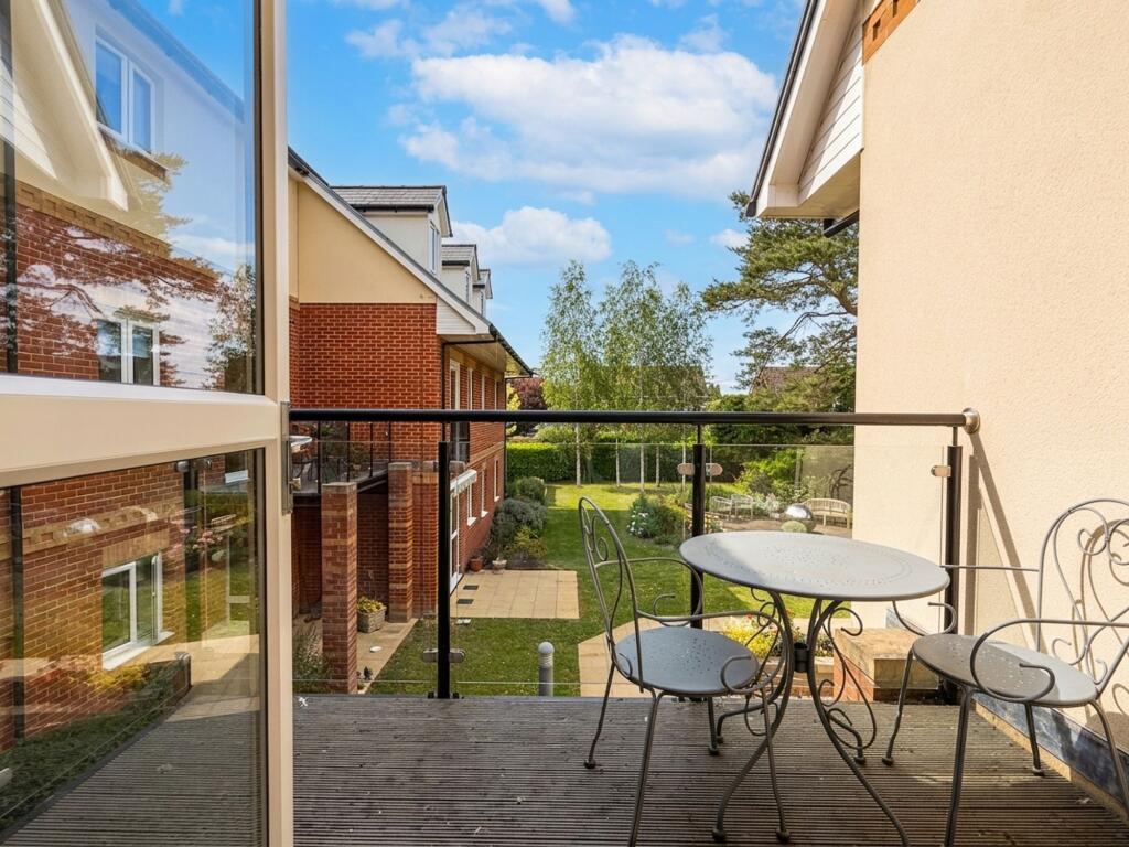 Apartment in Southampton - View 2