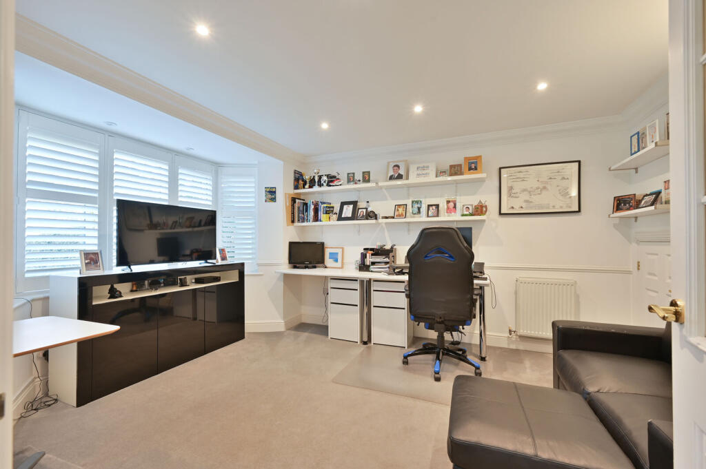 House in Watford - View 5