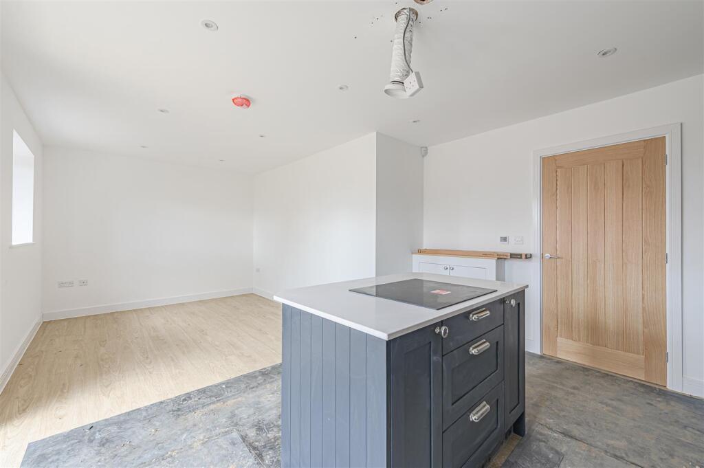 Forest Road, Coalville, LE67 photo 3