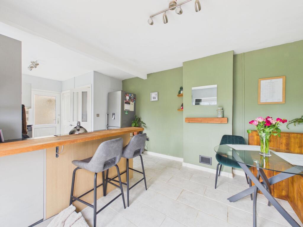 Hawthorn Rise, Haverfordwest, SA61 photo 2
