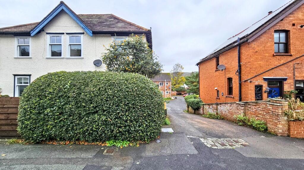 1-bed flat on Flat 1, 74 Watling Street South, Church Stretton, Shropshire, SY6, £165,000