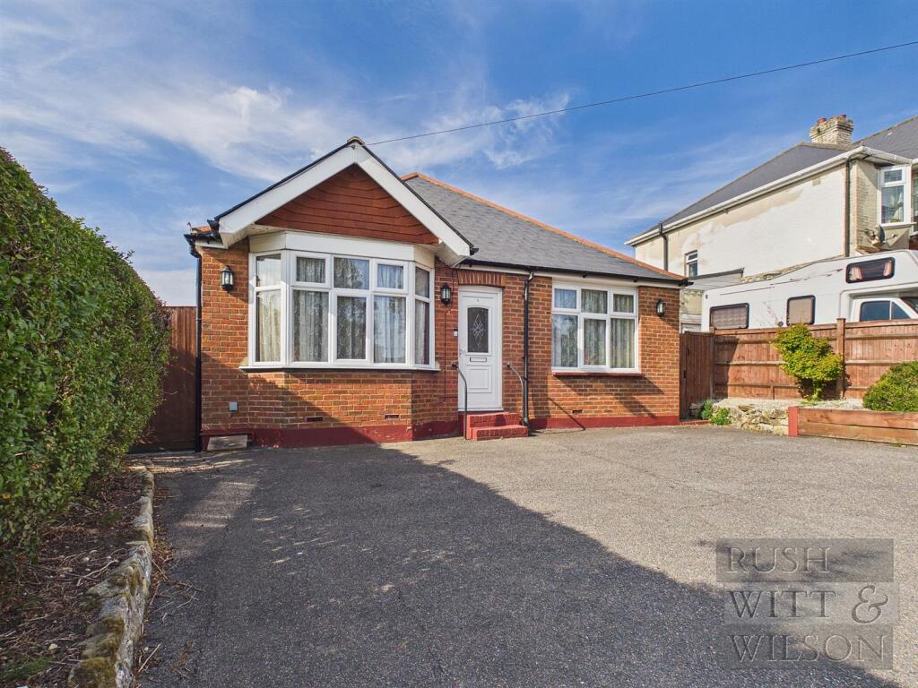 2-bed detached on Ashbrook Road, St. Leonards-On-Sea, £280,000