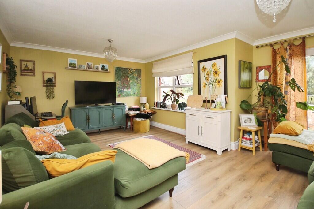 House in Lincoln - View 5