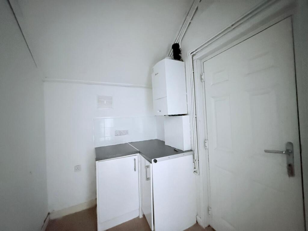 House in Nottingham, Nottinghamshire - View 4