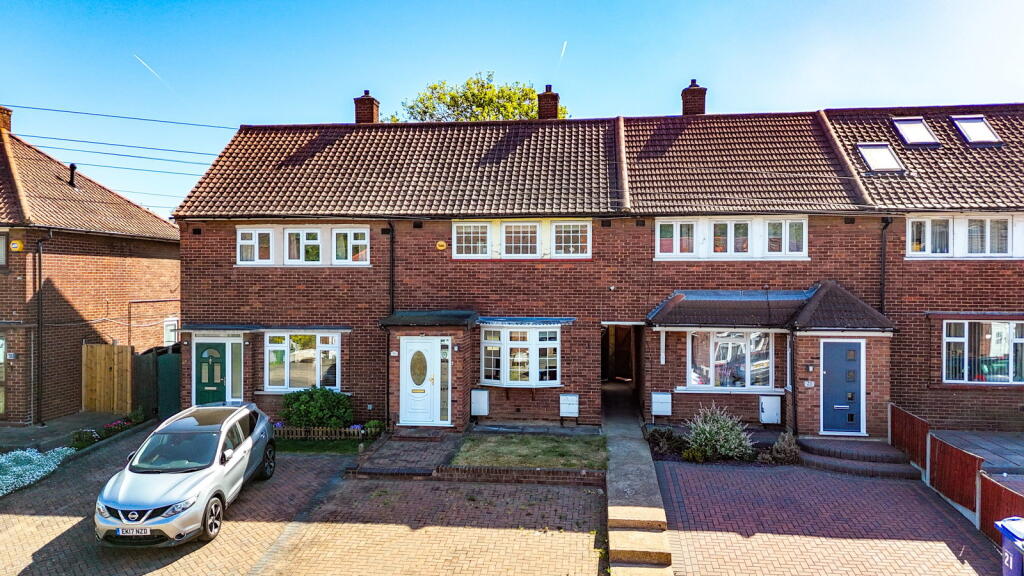 Main image of property: Cullen Square,South Ockendon,RM15 6AA