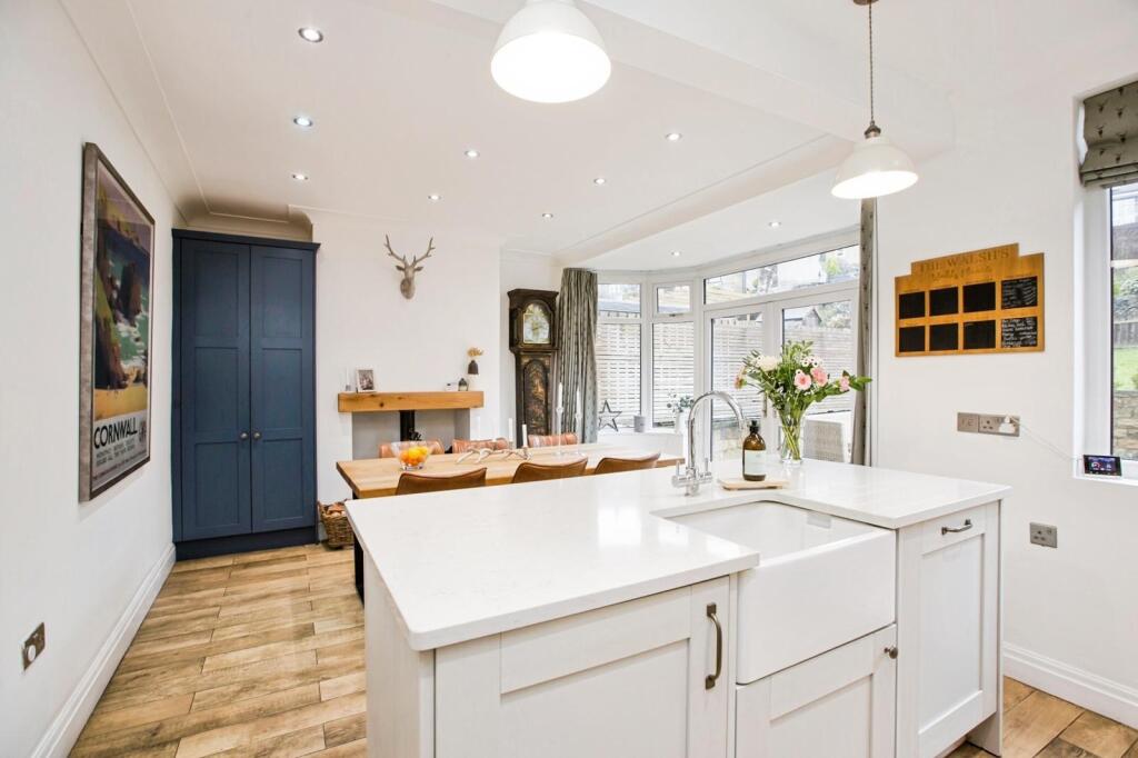 House in Halifax, Greetland, Little Bradley - View 3
