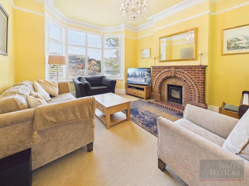 House in Charnwood, Hallam Fields, Birstall - View 4