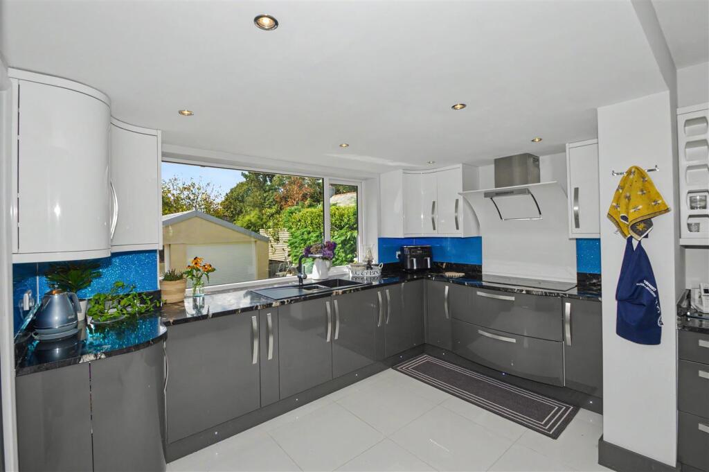 House in Plymouth, South Hill - More