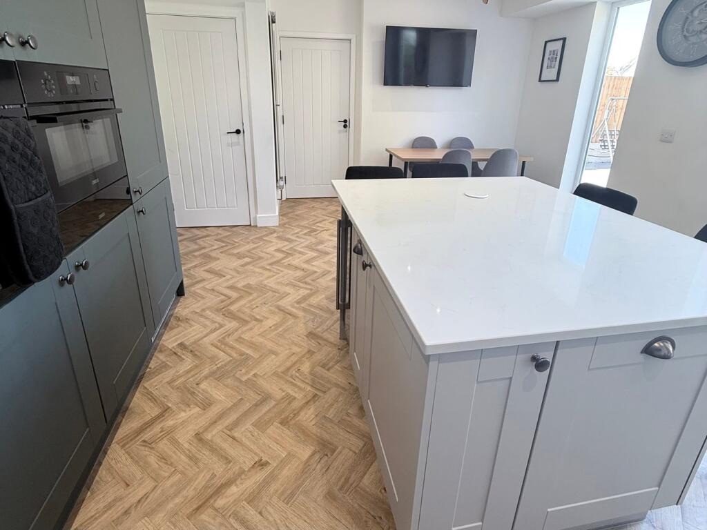 House in Sandwell, West Midlands - View 6