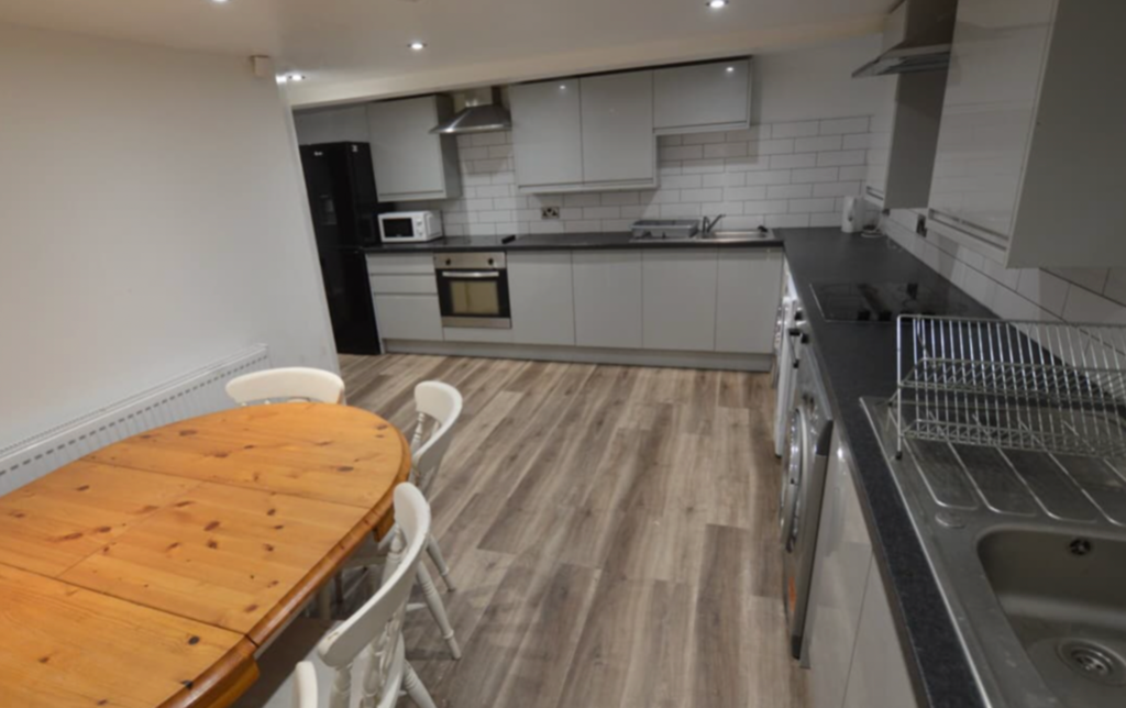 7 bedroom house for rent