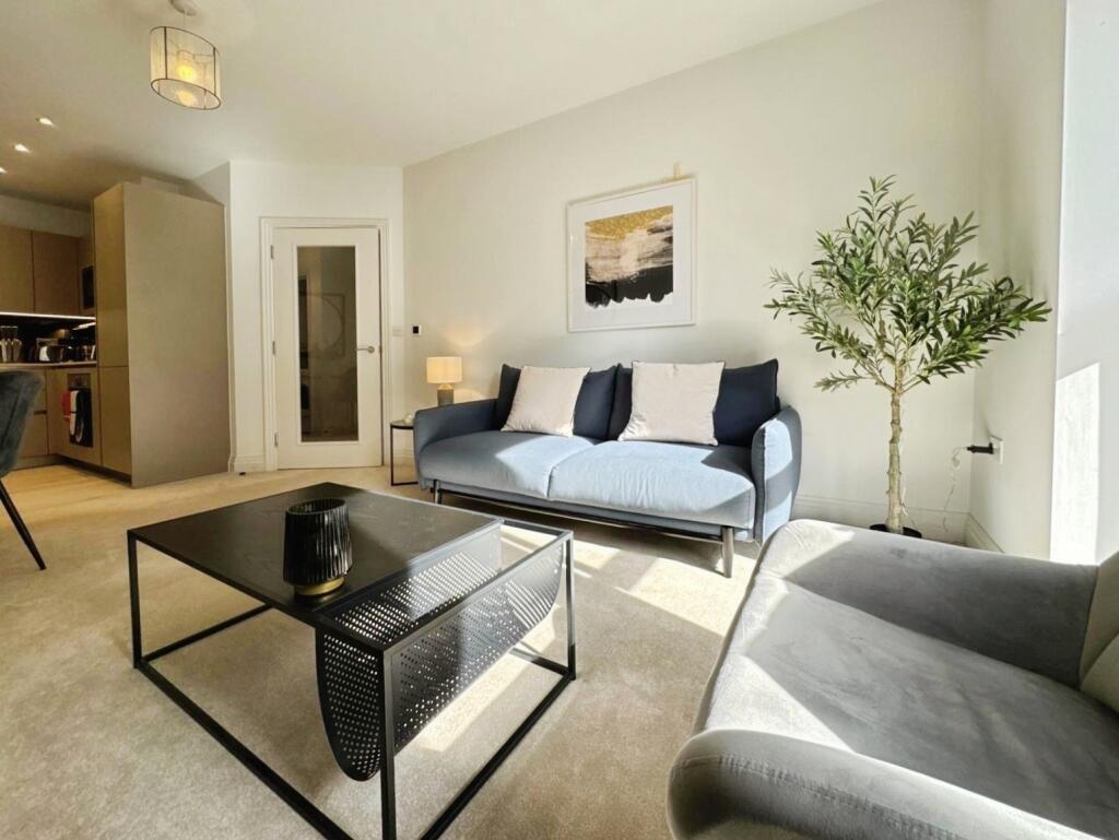 Apartment in Hemel Hempstead, High Wycombe Community Board - View 3