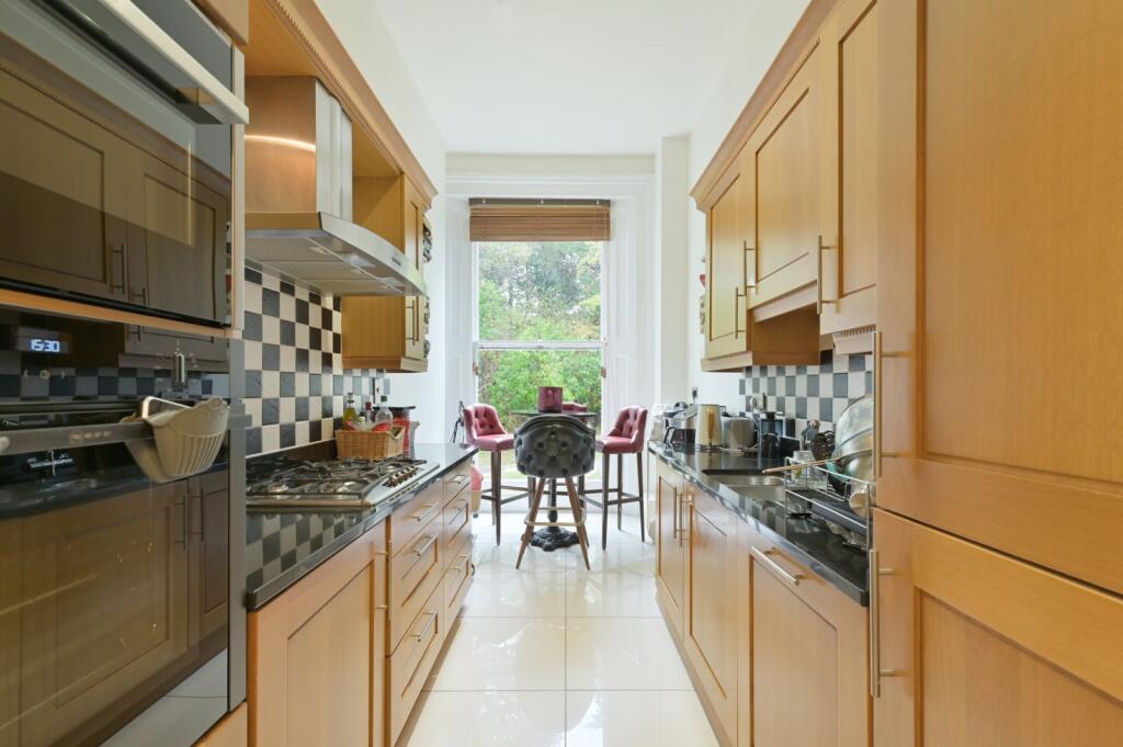 Apartment in Slough - View 5