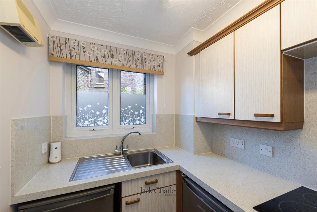 House in Tonbridge - View 5