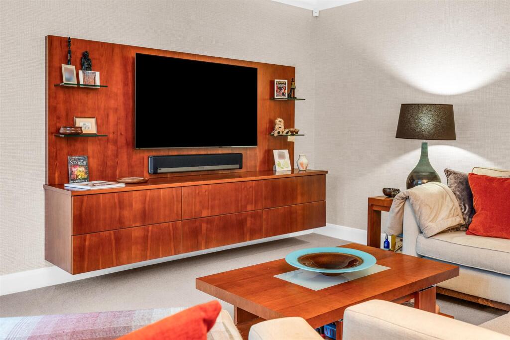 Additional image 8 of Canonsfield Road, Welwyn