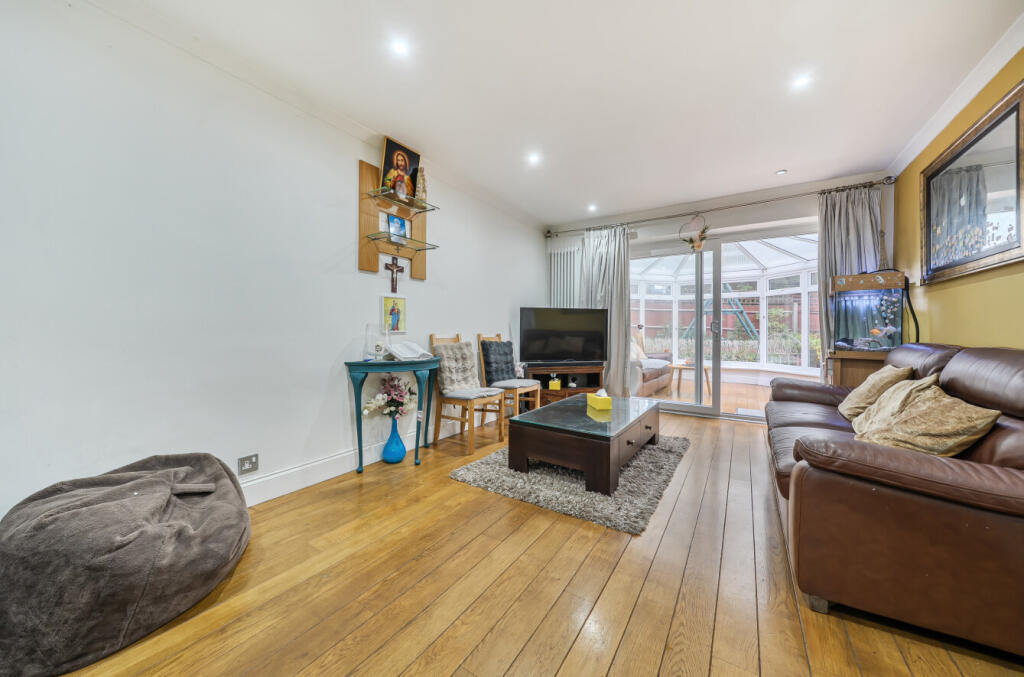 House in Surrey Heath, Frimley Green - View 3