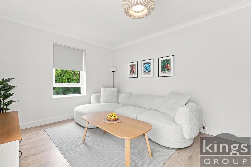 Apartment in London - View 5