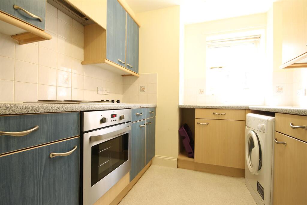 Apartment in Newcastle upon Tyne, Tyne and Wear - View 4