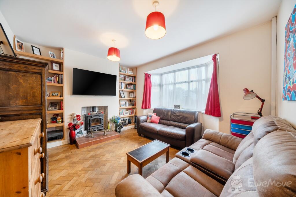 15 Bloxam Gardens, Rugby photo 4