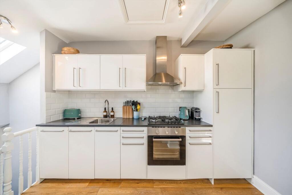 Apartment in London - More