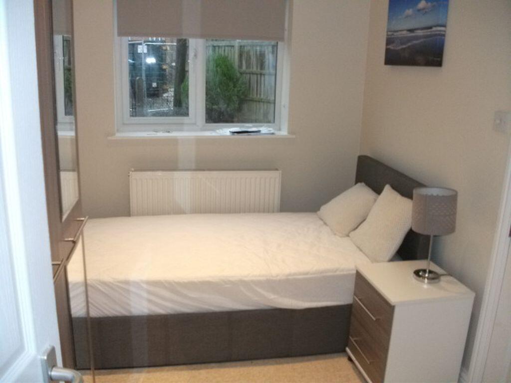 Main image of property: FURNISHED EN-SUITE ROOM 