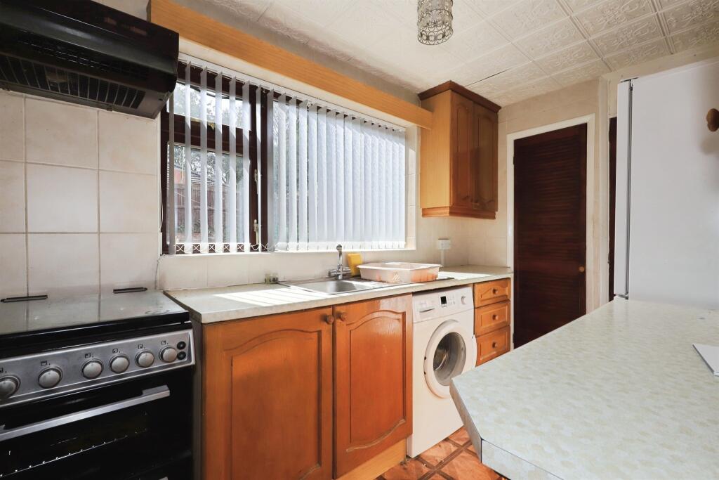 Apartment in Wolverhampton, West Midlands - View 3