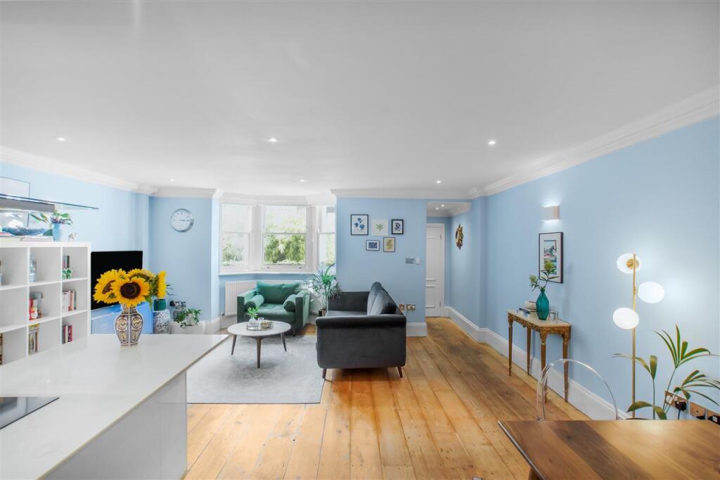 Apartment in London - View 5