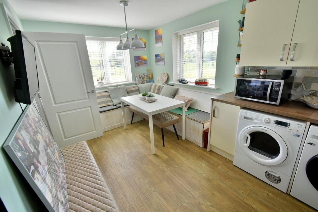 House in Ferndown, Holmwood Park - View 4