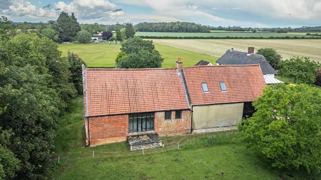 House in Breckland, Merton - View 2