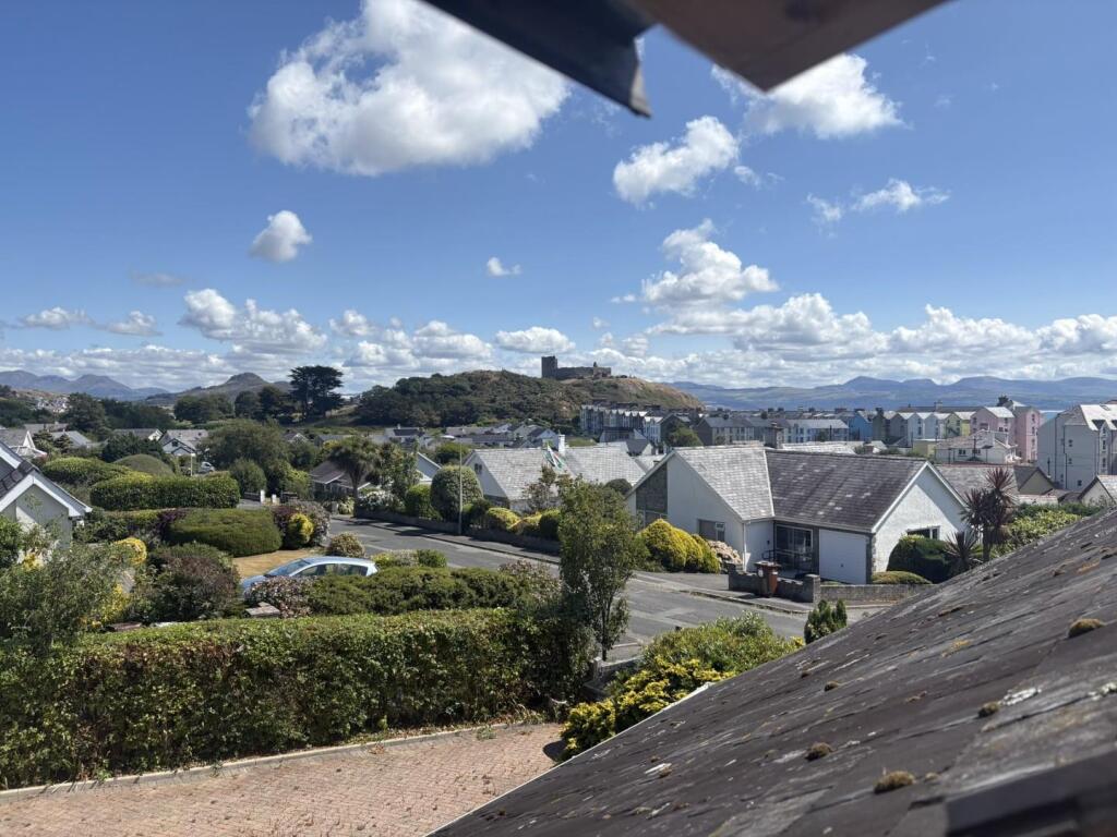Penaber Estate, Criccieth photo 2