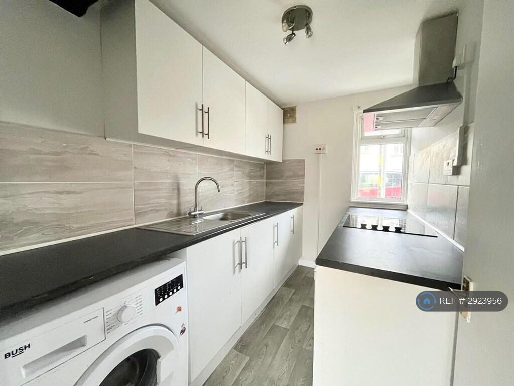 Main image of property: London Road, Chippenham, SN15
