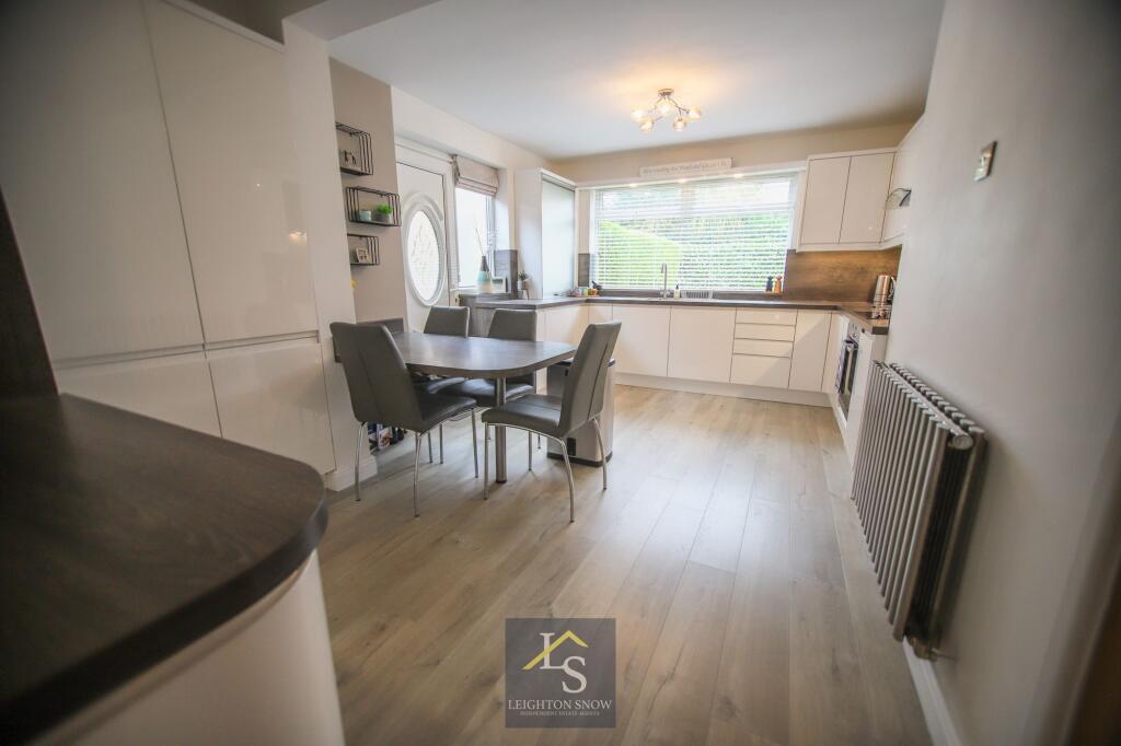 5 Dorset Avenue photo 4